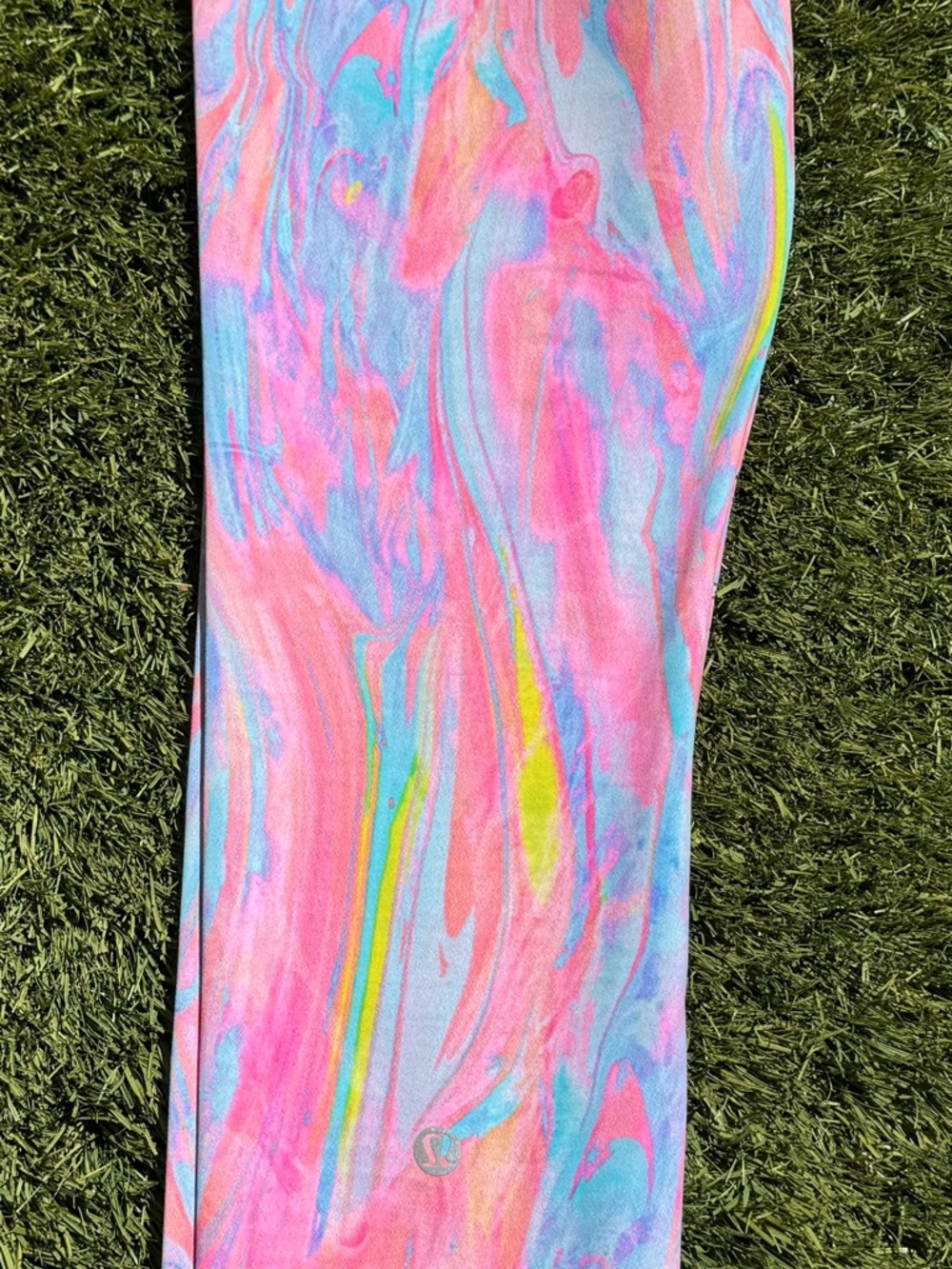 Lululemon colorful Marble Print Leggings 25” inseam - Picture 2 of 5